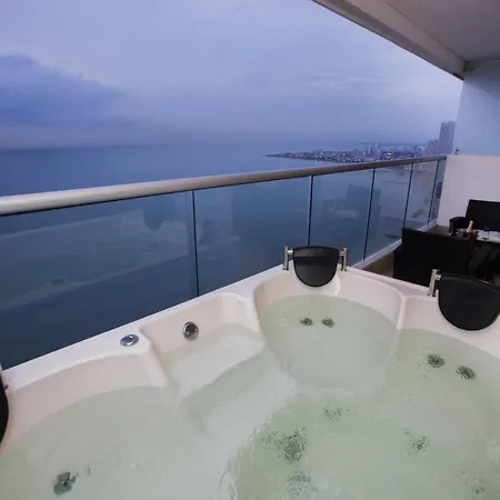Empire Presidential Private Jacuzzi * Cartagena